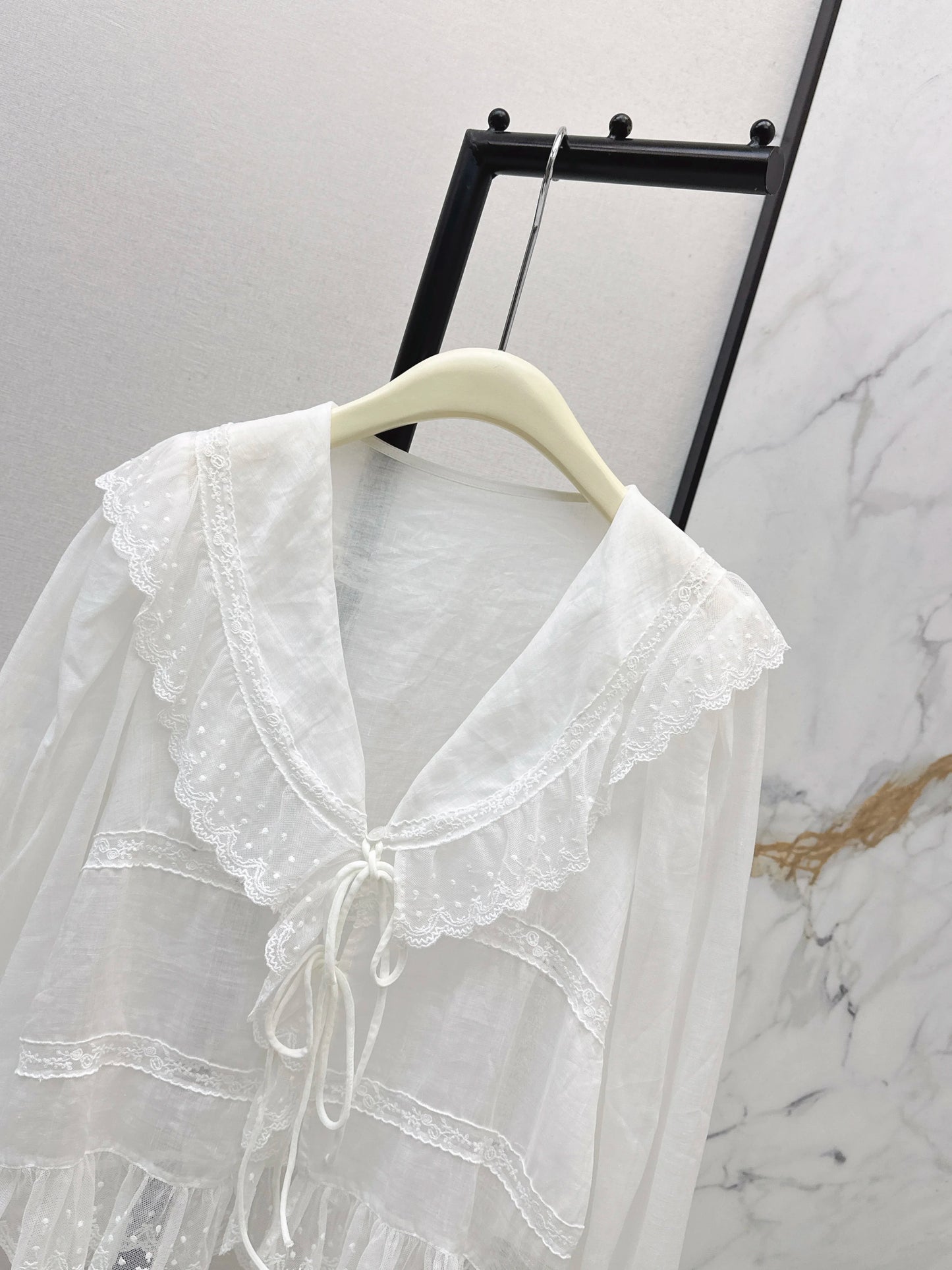 2026 Spring Fashion New V-neck Three-dimensional Lace Patchwork Shirt for Women